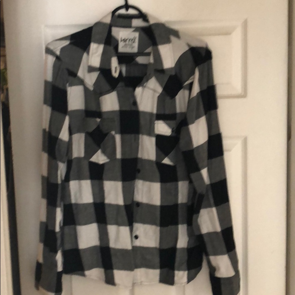 Plaid black and white long sleeve button up shirt